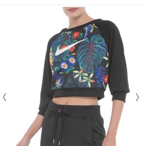 NIKE Hyper Tropical Cropped Sweatshirt